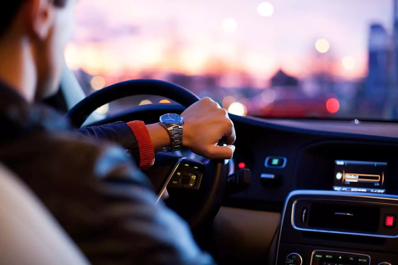 Qué suele incluir un seguro básico de coche
